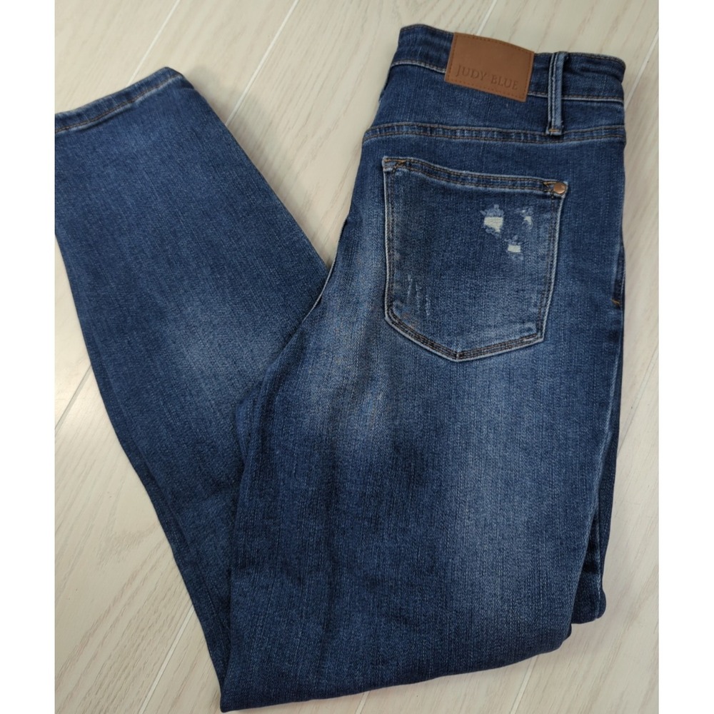 Judy Blue Slim Fit 9/29 Jeans women  27" inseam medium dark some distressing